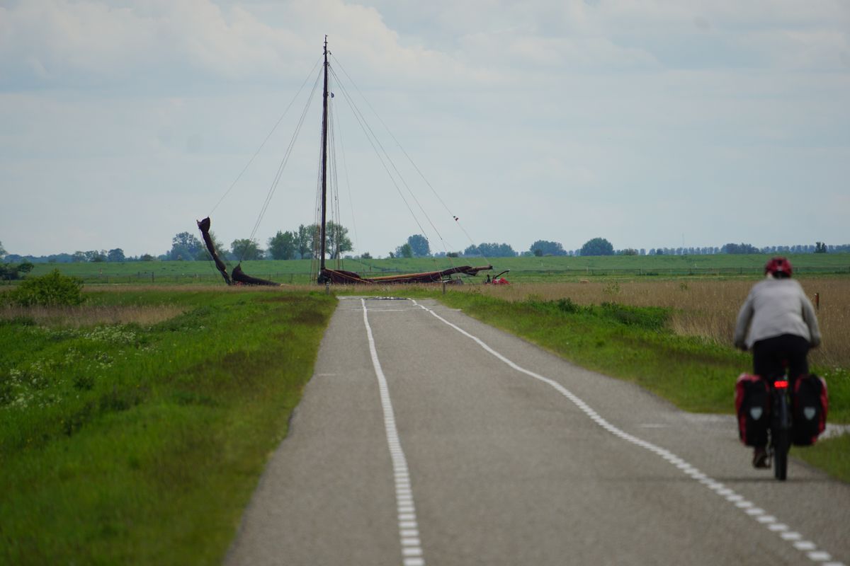 Achtung, Segelboot kreuzt Radweg