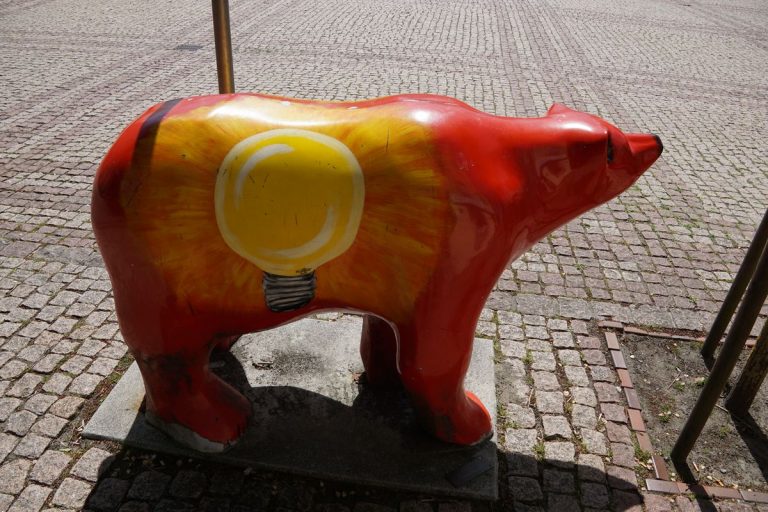 Friesenhäuptling, Tanzbär und Erdbeereis